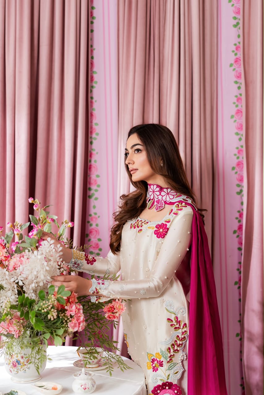Elegant Ivory Embroidered Silk 3-Piece unstitched Suit