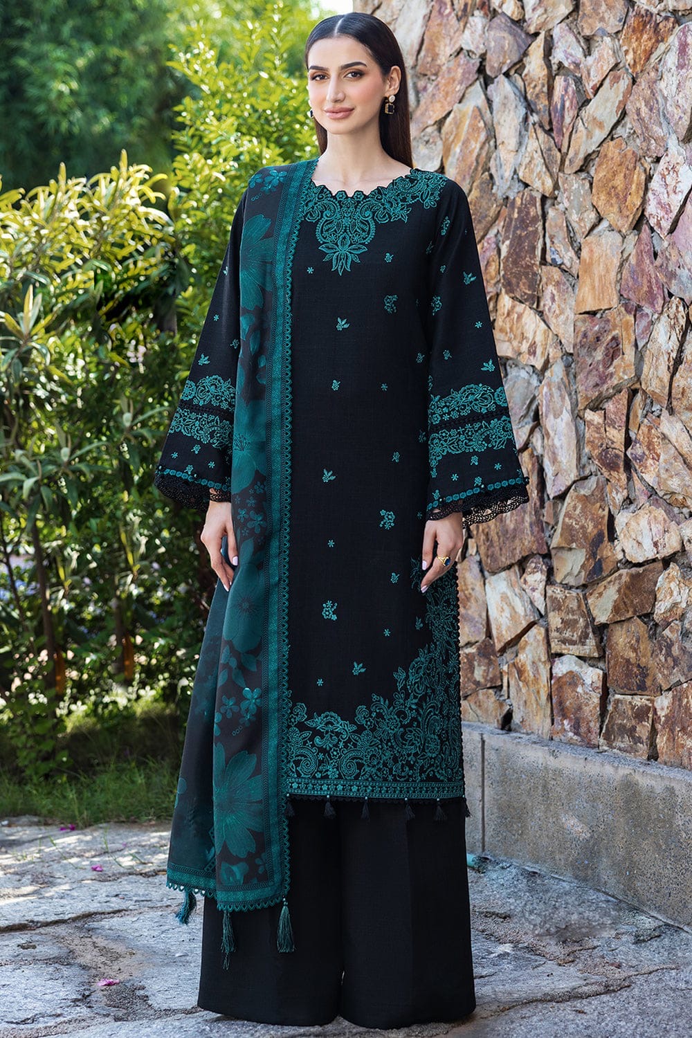 Elegant Black & Emerald Green Embroidered Dhanak 3-Piece Unstitched Suit